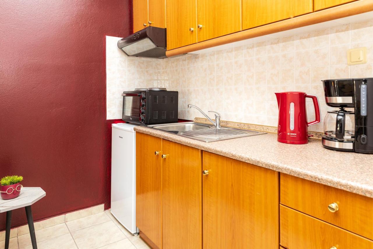 Blaze Studios & Apartments クサンチ エクステリア 写真